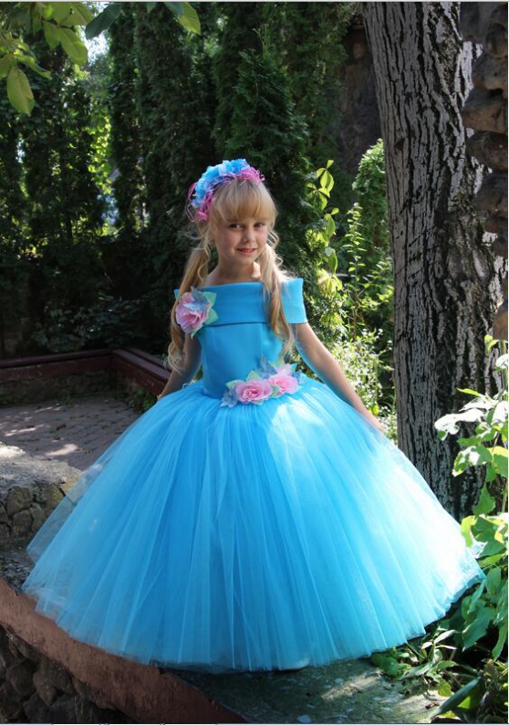 Fashion White Flower Girl Dresses With Flowers Cap Sleeve Blue Ball Gowns Custom Made Custom Made Floor Length Gowns